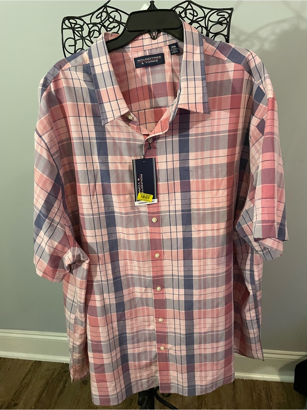 Roundtree & Yorke Pink and Blue Plaid Short-Sleeve Button-Down Shirt
